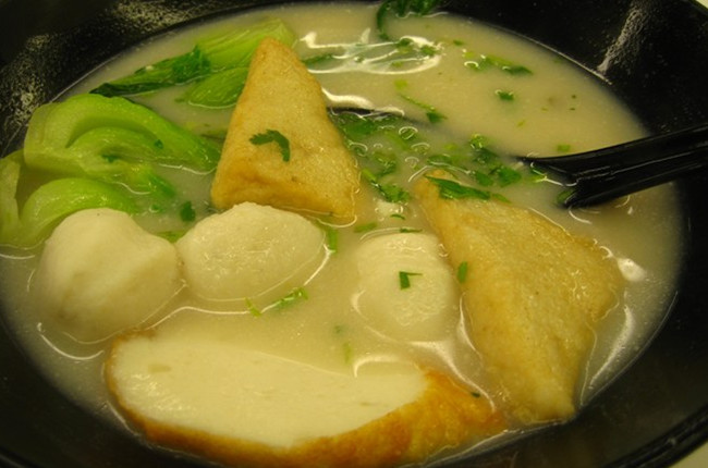 香港实惠茶餐厅推荐：香港仔鱼蛋粉