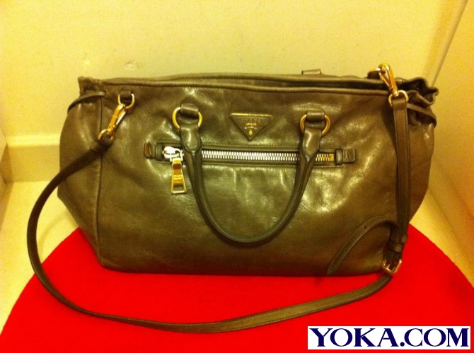 香港购物 低调晒大牌包包 Prada LV Gucci
