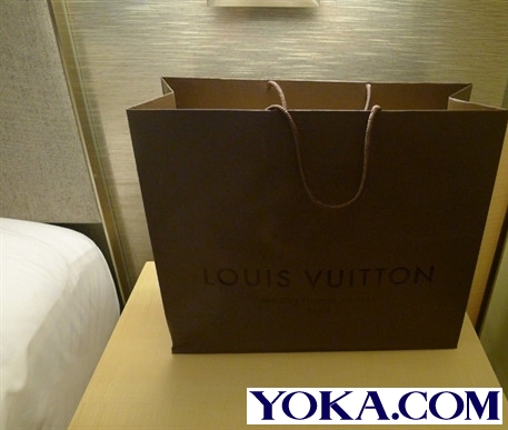 三天香港扫货败品一堆（LV、FION、周大福等）