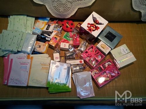 香港扫货购超值PRADA墨镜+周生生+大牌包包
