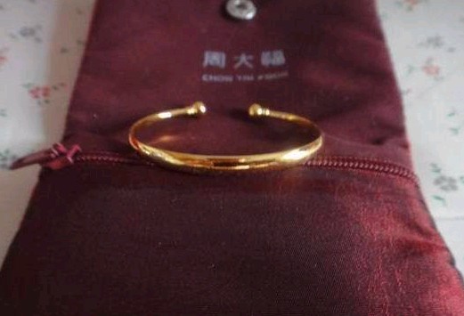 败家女狂扫周大福 晒败品咯~