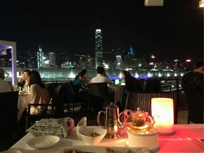 八月居 — 伴着美景尝美食