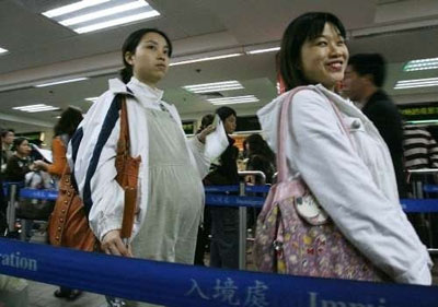 卫生部：支持香港关于大陆孕妇赴港产子政策