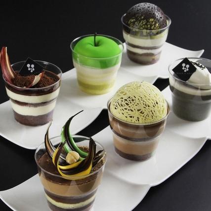 香港美食播报：black n white全新Cake Cup Collection新派艺术蛋糕