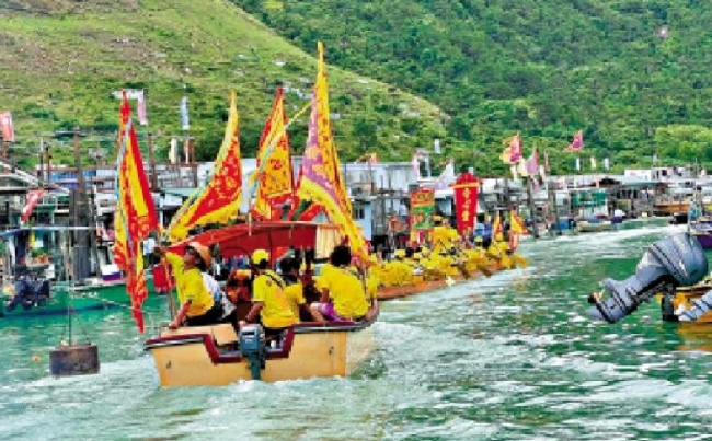大澳/旅客观龙舟游涌 感受水乡传统