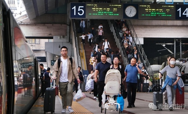 前9月全国铁路发送33.3亿人次　广深港高铁发送跨境旅客近1990万人次
