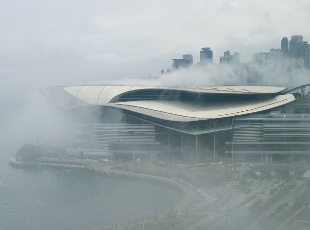周末市区最低15度！冷锋杀到 维港雾锁添寒意