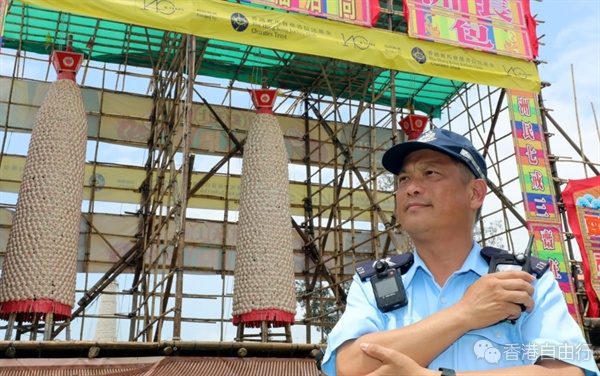 长洲土生土长辅警警长 36年见证及守护太平清醮