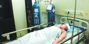 四男翻越广深铁路被撞 一人被碾三人被撞飞