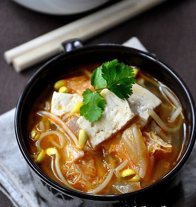 一起来DIY降温天的：泡菜锅